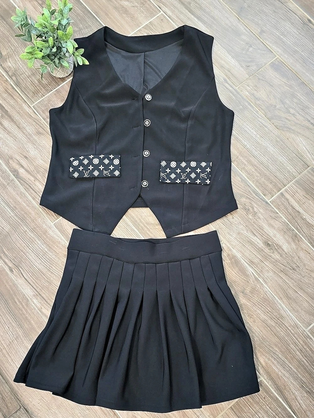 Vintage Spark Women's Black Skirt Set Size Large Vest And Short Skirt